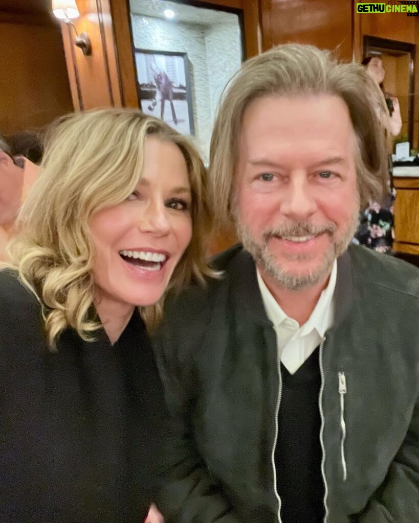 Julie Bowen Instagram - Last night I got to celebrate my old pal @adamsandler receiving the Mark Twain prize. I don’t know what it is, but if it’s a prize for being nice, the Sandman deserves it. A hilarious evening made all the more hilarious by my delightful dinner partner @davidspade. Congrats, Adam!!!❤️