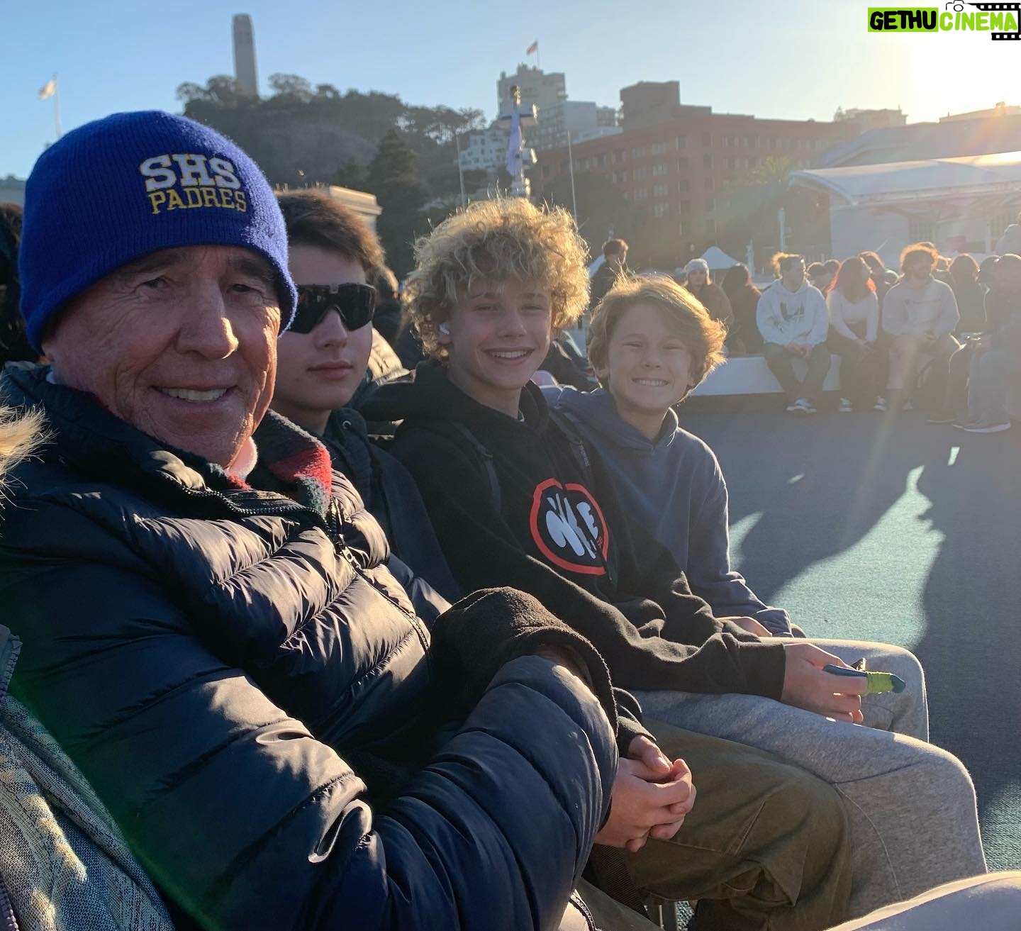 Julie Bowen Instagram - Happy Father’s Day to a great dad and an even better grand dad! Love you!