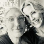 Julie Bowen Instagram – Belated birthday lunch with an old friend is always a huge boost.