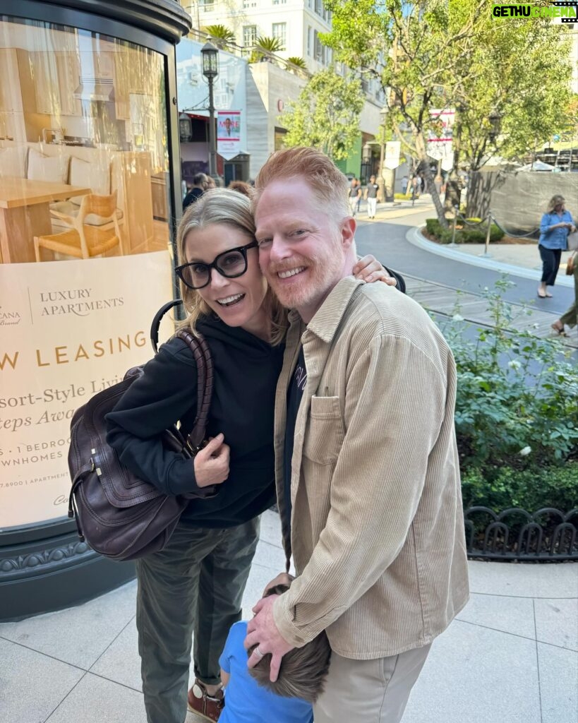 Julie Bowen Instagram - I went to your Taylor Swift dance party, but I forgot to post until today…so, belated Happy Birthday @jessetyler! I love you always, my fake brother, even if I’m not so good with the social media.