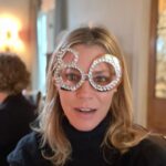 Julie Bowen Instagram - HAPPY BIRTHDAY, MOM! Thanks for getting us all together to celebrate. I love you, even if you’re bad at giant beer pong.