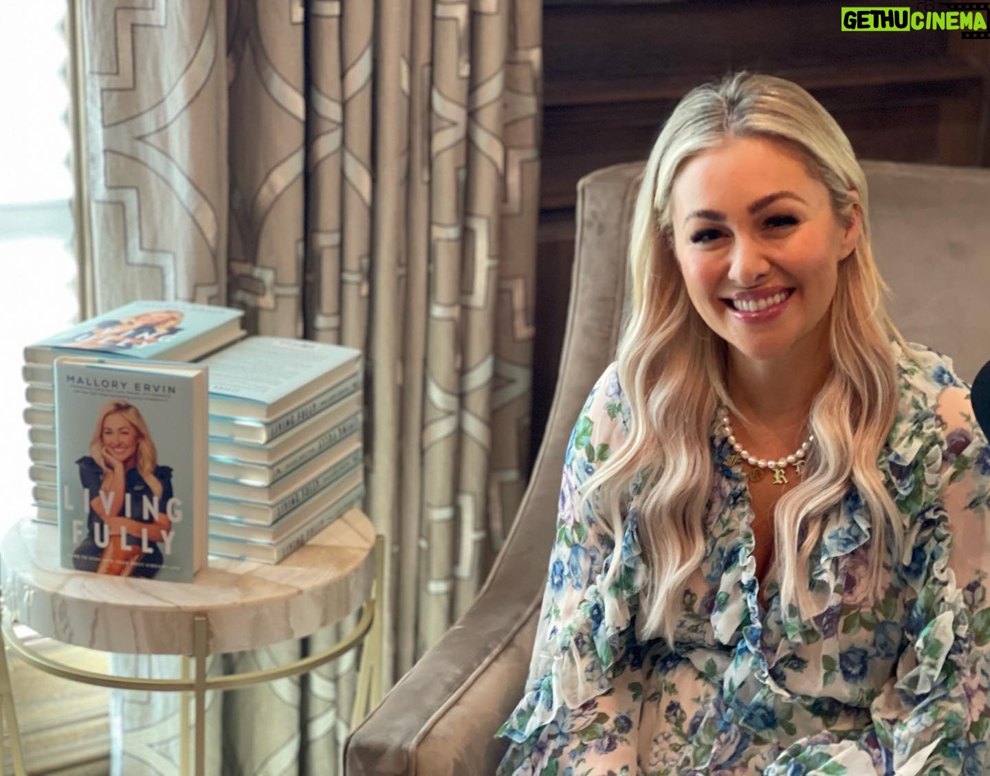 Julie Chrisley Instagram - Trust me! You don't want to miss yesterdays episode of @chrisleyconfessions with @malloryervin We talk all things @livingfullyco if you haven't gotten the book, you're missing out! #chrisleyknowsbest #chrisleyconfessions #livingfully Tap the link in my story to listen!