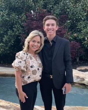 Julie Chrisley Instagram - Happy Birthday @graysonchrisley I can't believe my baby is 16 today! I am so proud of the young man that you are. I love you with all my heart and thank Hod everyday that he chose me to be your mom! #happybirthday #sweet16