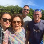 Julie Estelle Instagram - Senang sekali bisa quality time dengan oma. Di usianya yang sudah 94 tahun dia masih sehat, kuat dan "sharp". She is such an inspiration and my role model❤️