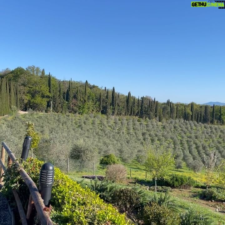 Julie Estelle - 18.6K Likes - When in Tuscany