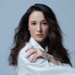 Julie Estelle Instagram - @avatara88 shoot📷 Photographer: @jozz_felix Stylist: @svastiari Pengarah Gaya : @aritulang_official MUA: @ryanogilvy Hair stylist: @ichanaahair