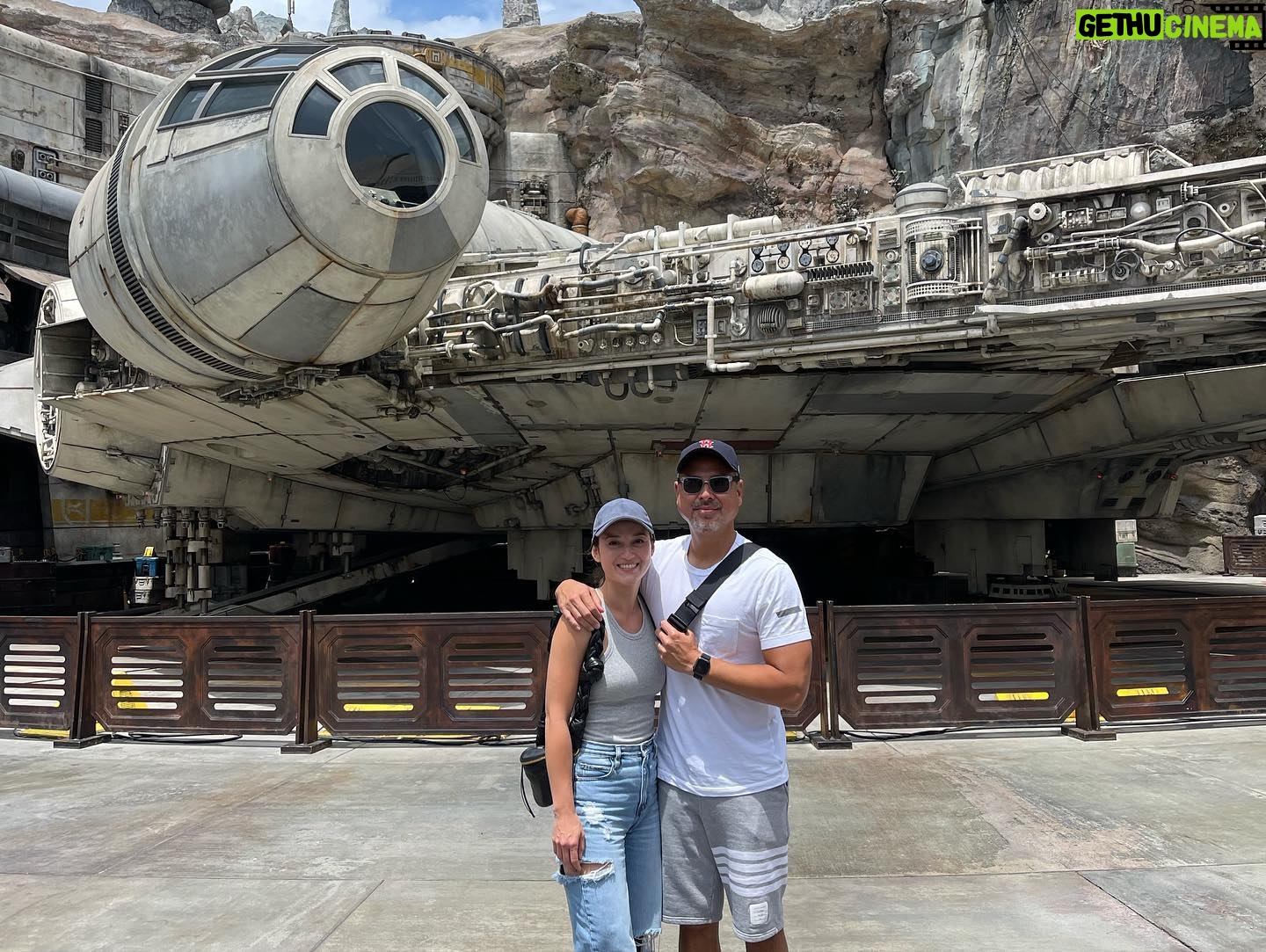 Julie Estelle - 8.6K Likes - In the happiest place in the world❣️