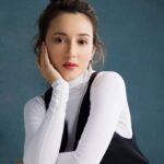 Julie Estelle Instagram – In @prada 
Captured by @winstongomez 
MUA : @ryanogilvy 
Stylist : @ivanteguhsantoso 
Hairstylist : @yezhadjohair 
Studio : @11.11studiojakarta