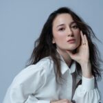 Julie Estelle Instagram - @avatara88 shoot📷 Photographer: @jozz_felix Stylist: @svastiari Pengarah Gaya : @aritulang_official MUA: @ryanogilvy Hair stylist: @ichanaahair