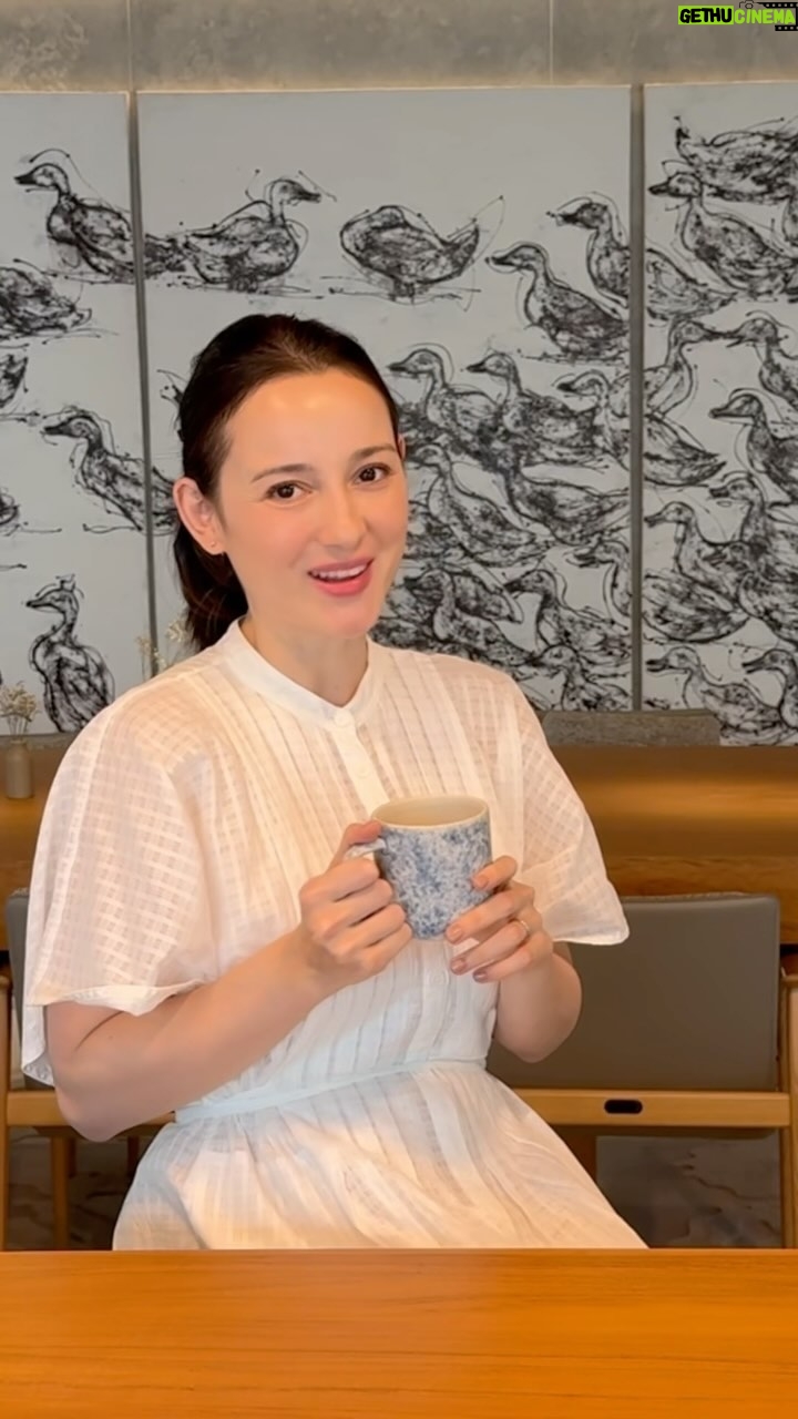 Julie Estelle Instagram - Sejak jadi ibu aku jadi lebih selektif lagi mau kasih yang terbaik untuk anakku. Nah aku pilih Liquid Cleanser yang bukan hanya sekedar foodgrade tapi juga tanpa SLS untuk mencuci botol bekas ASI peralatan pumping hingga buah dan sayuran. #PurePremiumCare #PureBBLiquidCleanser #Cucibotolasi