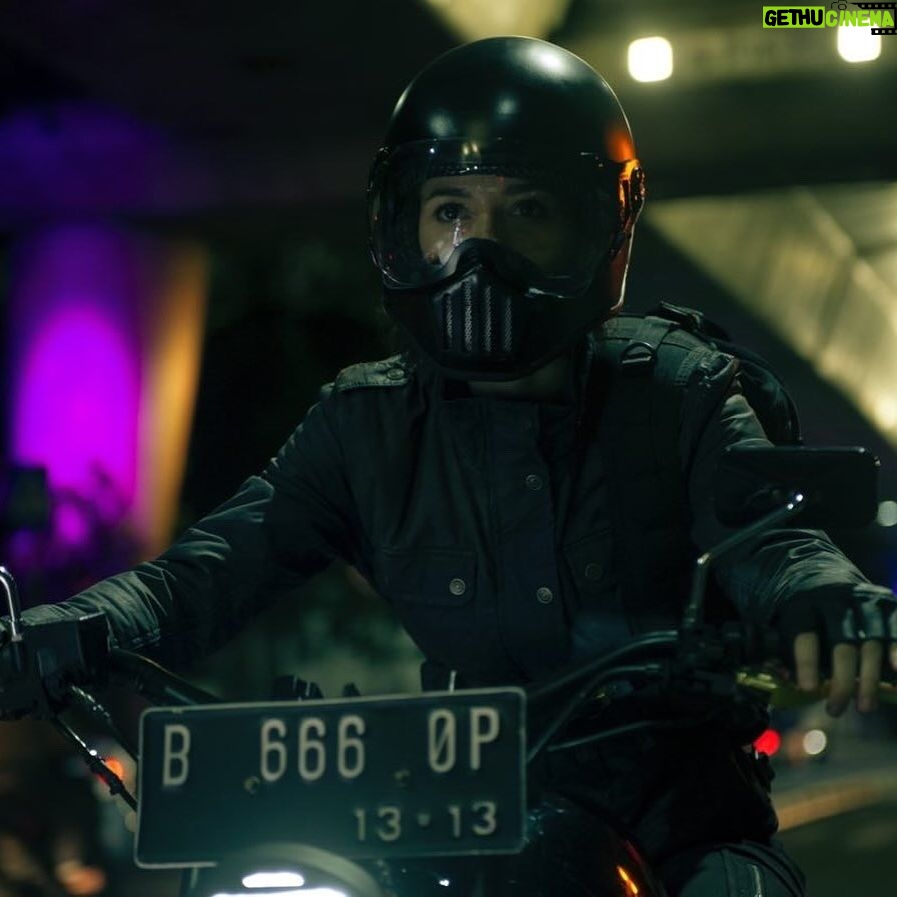 Julie Estelle Instagram - "The Operator" one of the most exciting and fun character I had the chance to be..Selamat Hari Film Nasionalš„ #thenightcomesforus #harifimnasional