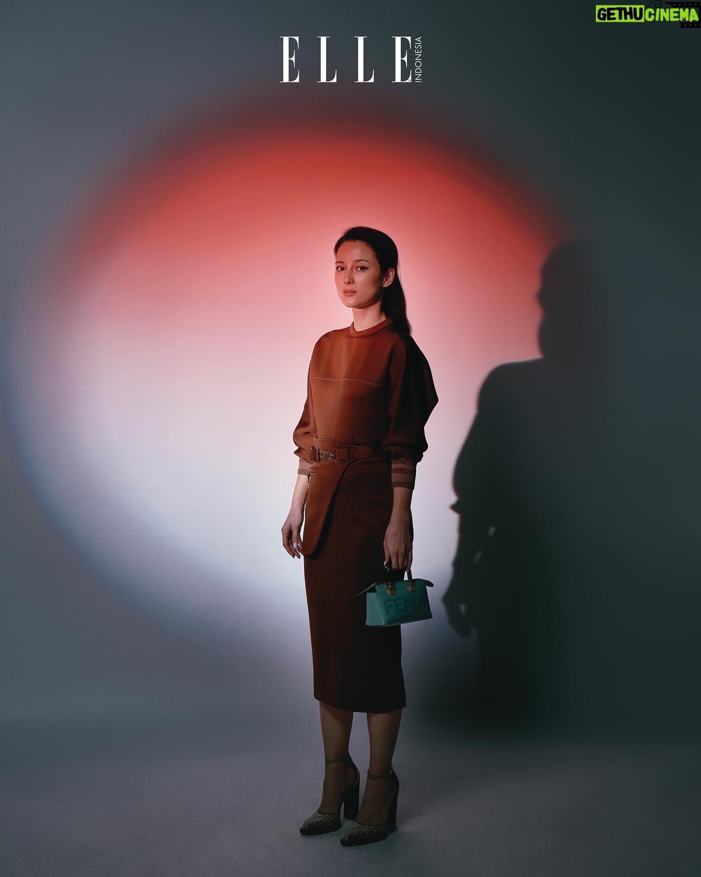 Julie Estelle Instagram - November issue @elleindonesia