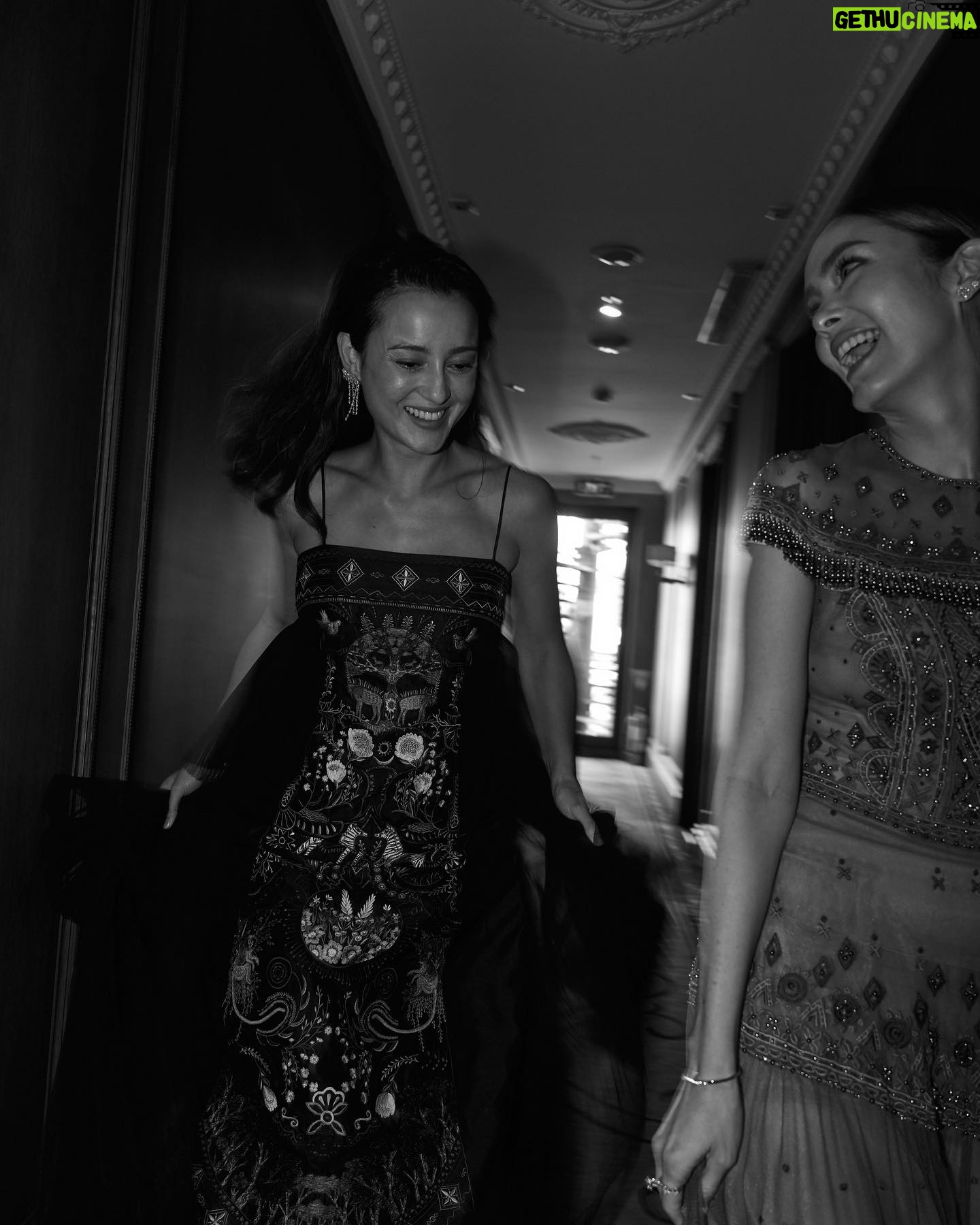 Julie Estelle - 8.4K Likes - Sisters make the best friends in the world👭🤍
Captured by @dikhadheansa
Wearing @hiantjen
Accesories @wandahouseofjewels
Makeup @yolandapras
@hairdobyaru