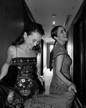 Julie Estelle Instagram - Sisters make the best friends in the world👭🤍
Captured by @dikhadheansa 
Wearing @hiantjen 
Accesories @wandahouseofjewels 
Makeup @yolandapras
@hairdobyaru