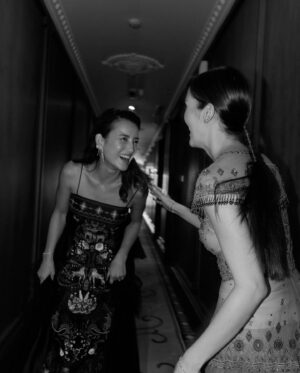 Julie Estelle Instagram - Sisters make the best friends in the world👭🤍
Captured by @dikhadheansa 
Wearing @hiantjen 
Accesories @wandahouseofjewels 
Makeup @yolandapras
@hairdobyaru