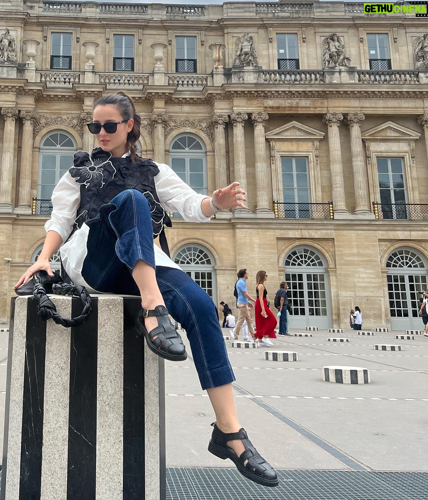 Julie Estelle Instagram - Cloudy but happy🇫🇷
