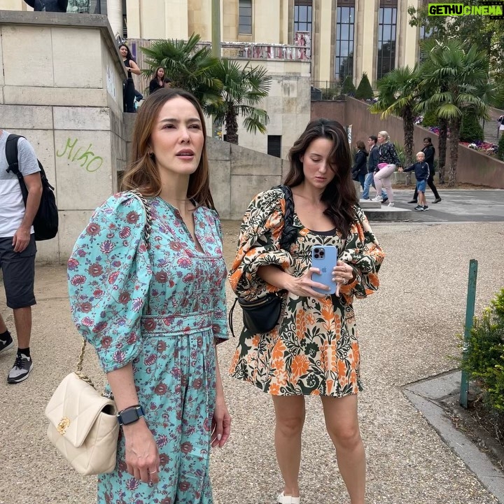 Julie Estelle - 25.2K Likes - Un jour à Paris..