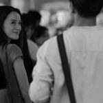 Julie Estelle Instagram - Sedikit BTS waktu syuting film Jatuh Cinta Seperti di Film Film. Awalnya bisa terlibat di film ini karena Jatuh Cinta dengan scriptnya yang terlalu BAGUS hehehe Langsung nggak berpikir dua kali, Mauuu ikutaaannn😅 Apalagi setelah ngobrol dengan Yandy yang menceritakan alasan dia mau membuat film ini Hitam Putih. Wahhh FOMO😜😜 Pada waktu itu aku sedang mengandung Brielle, tapi terima kasih kepada tim kostum yg bisa menyarukan dengan tampilan kostumnya.😅 Senang sekali bisa ikut terlibat dalam project ini dengan teman2 aktor yg luar biasaaa🤍 @nirinazubir_ @ringgoagus @dionwiyoko @sheiladaisha @alexabbad Sungguh terima kasih @yndlaurens @ernestprakasa @hey_mit @dipaaa untuk kepercayaannya🙏🙏😁😁 Dan makasih kak berbskuhhh @ryanogilvy yang selalu supportif dari jaman aku masih ABG sampai sekarang, dan mau ikutan, akhirnya syuting film kitahhh!!🙌 What a wonderful and memorable experience I will always Cherish!! Lafff you all🫶🏼🫶🏼🫶🏼 Buat temen2 yang belum nonton yuuk buruan nonton supaya gak FOMO🤪 📸 @jozz_felix @jatuhcintasepertidifilm #jesedef