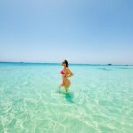 Julie Ricci Instagram - 🌊 🐠 🌍🏝️ et toi… Quel seron to prochain voyage si compte en faire un ✈️ Ou quel serait la destination de tes rêves ?