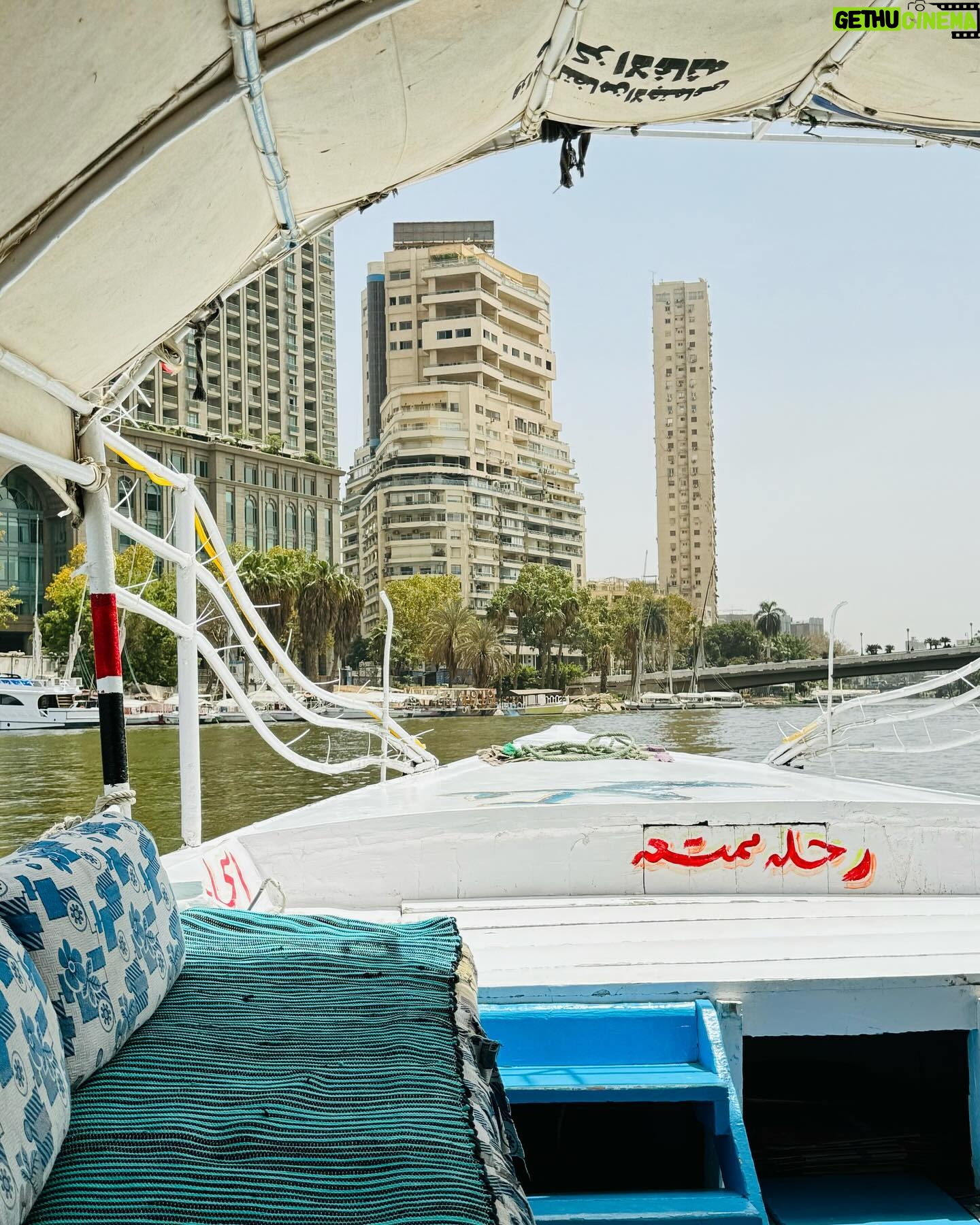 Julie Ricci Instagram - Et bien évidemment , petit tour de bateau sur le Nil pour parfaire cette journée au Caire.