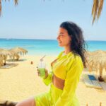 Julie Ricci Instagram – Mais alors l’Égypte, comment vous dire…
Une superbe découverte pour moi, vraiment une destination incroyable, on se croirait aux Caraïbes aujourd’hui à #mahmayaisland c’était paradisiaque.
Je reviendrais à #hurgada sans hésiter ☀️
Merci pour cette belle découverte avec @hurghada_tourist_guide_ qui me l’avait vivement conseillé ☑️