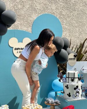 Julie Ricci Instagram - Un beau soleil ☀️ hier pour fêter les 4 ans de mon fils Giovann à la maison, c’était juste parfait.

Merci @jijii.events pour avoir tout géré.

Et vous c’est qui le prochain anniversaire à venir ?
Pour ma part c’est moi le 1 et juin.😍