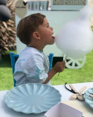 Julie Ricci Instagram - Un beau soleil ☀️ hier pour fêter les 4 ans de mon fils Giovann à la maison, c’était juste parfait.

Merci @jijii.events pour avoir tout géré.

Et vous c’est qui le prochain anniversaire à venir ?
Pour ma part c’est moi le 1 et juin.😍