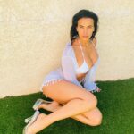 Julie Ricci Instagram – Ready for Summer ☀️.
Bon dimanche , je vais profiter de ce grand soleil car demain c’est le retour de la pluie apparemment. Bon dimanche à tous.