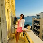 Julie Ricci Instagram – Toujours en rose c’est ma couleur du moment 🎀 
Belle soirée à tous 💋
