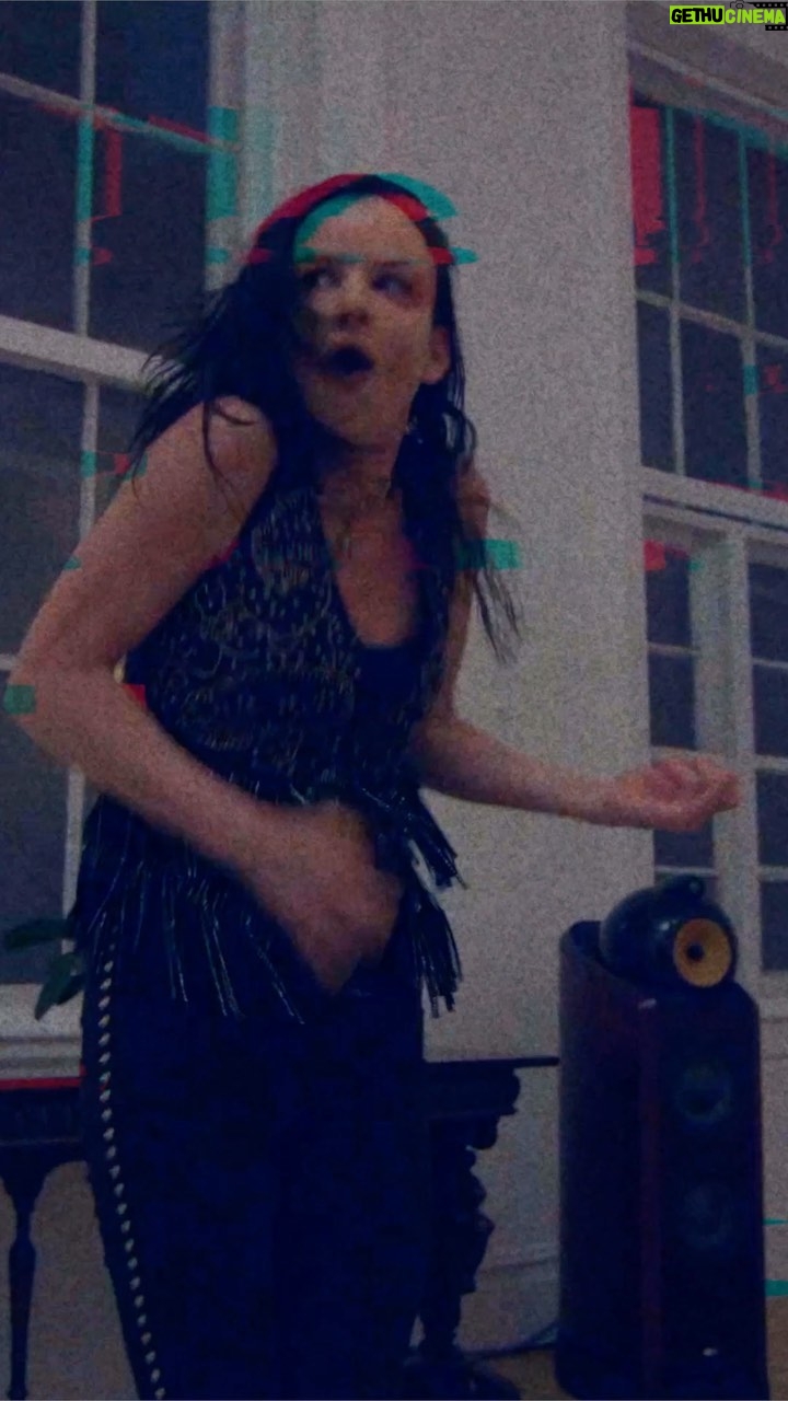 Juliette Lewis Instagram - I play some mean air guitar in @the_telescreens NEW VIDEO for their song βLOSTβ OUT NOW π£π€π₯ #Favoriteband #Rocknroll #NYC #music