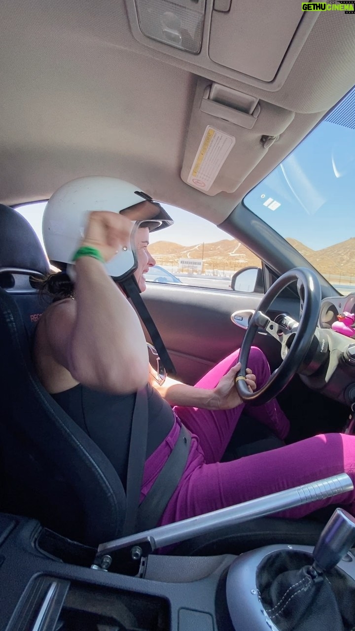 Juliette Lewis - 32.8K Likes - All adrenaline⚡️
“keep it centered!” - watch to the end 😂 @beaupatrick beaubeaubeau