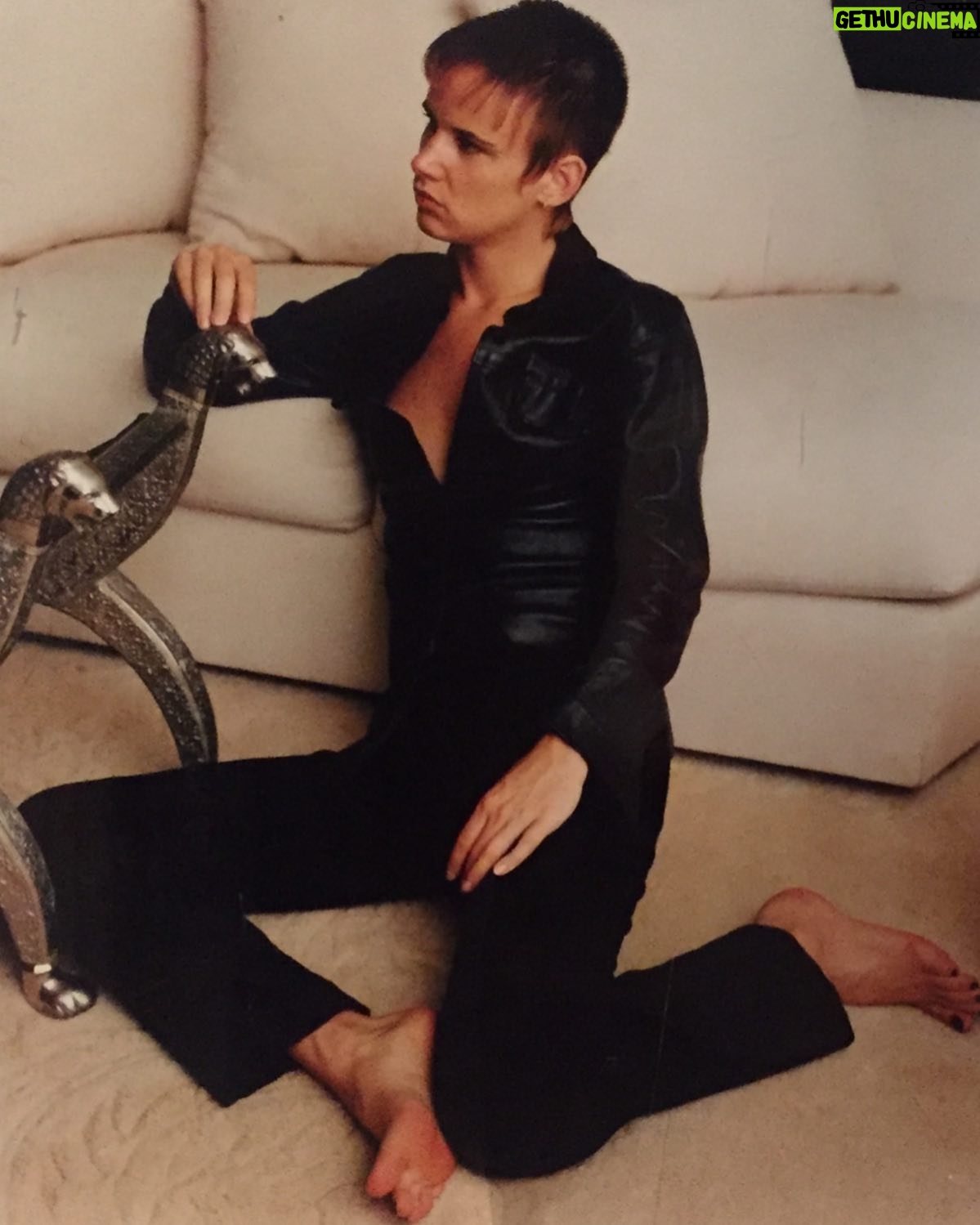 Juliette Lewis Instagram - I always loved this shoot so much- it was 1996 I had quit showbusiness Cut off all my hair as one does 🤠was living by the beach. This Japanese magazine came out and did a spread on me. They never had these weird western ideas about beauty that I always found so clownish. In a sense they allowed you to be you and or Play dress up on your own terms- The team had this playful reverence for ME their subject. At that time I was so aware of the thousand forces that either wanted you to conform to the little desirable puppet- or would corrupt the very thing that makes you you. Hence why I’ve always had one foot out the door forever more. Wish I knew the photographers name or the magazine.