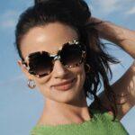 Juliette Lewis Instagram - I loved doing this campaign with the incomparable @warbyparker so many great shades for summer 😎 Photog @paolakudacki Stylin @maxortegag Make up @madeupbysu Hair @paulnortonhair