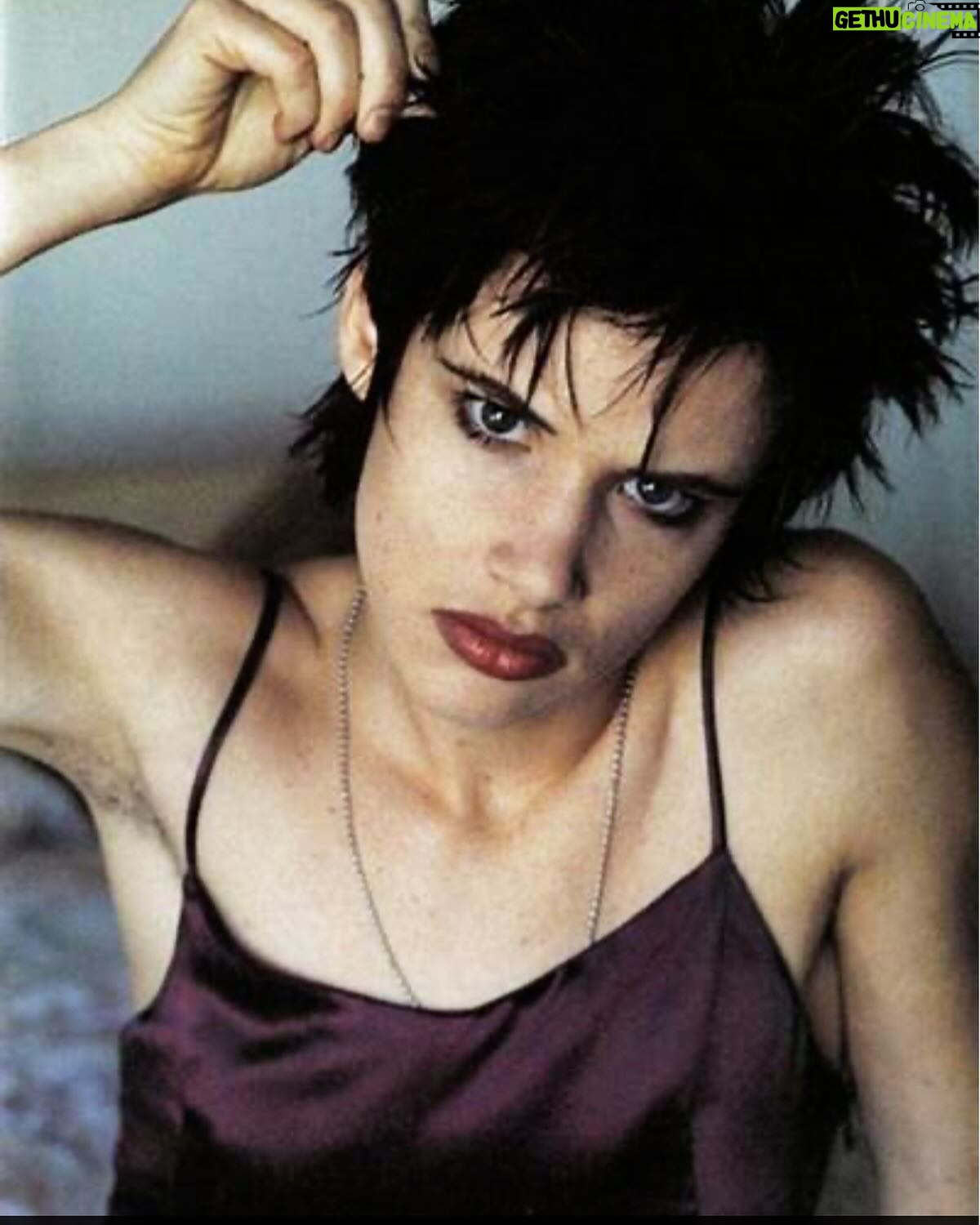 Juliette Lewis Instagram - Always liked this shoot for The Face mag 📸 Ellen Von Unwerth
