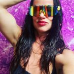 Juliette Lewis Instagram - Treat yourself buy those gas station glasses! #fashion #circlek