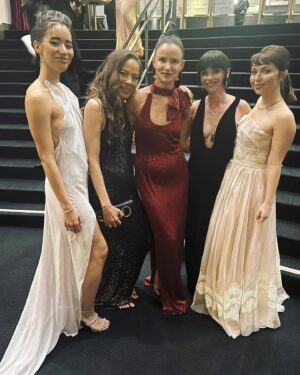 Juliette Lewis Instagram - EMMYS
Saw all my favorite people! 
@yellowjackets 
@jasminsavoy 
@tawnycypress 
@riccigrams 
@sammihanratty 
@courtneyeaton 
@sophie__nelisse 

@tatankameans 
@ambermidthunder 
@ethansuplee
#Costars #Family #Chippendales #Yellowjackets #A24 #Opus
