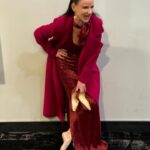 Juliette Lewis Instagram - #Emmys We did it! Thank you @televisionacad truly, was an honor being nominated. Until the next time… 😉 Pit crew: @rachelgoodwinmakeup @paulnortonhair @doradosbytony 💋 Style: @daniandemmastyle Dress: @moschino Shoes: @louboitinworld Earrings: Hanut @hanut101 Rings/Bracelet: @monicavinader Bag: @tylerellisofficial