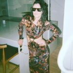 Juliette Lewis Instagram – @_pritlove_ Clothes made me Cooler. And apearing in @the_telescreens new music vid for ‘Lost” 😎 
Stylist: @_pritlove_ 
Photos: @jeffsdarkroom
Director: @ooofstudios 
#rocknroll  #bts #musicvideo #Thetelescreens