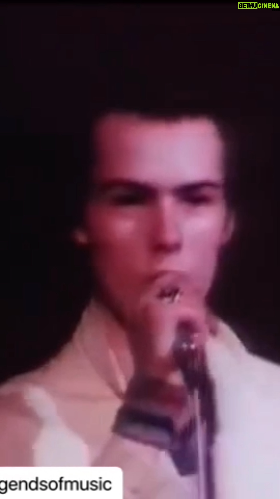 Juliette Lewis Instagram - ⭐️⚡️ @thelegendsofmusic Promotional footage of Sid Vicious performing Sex Pistols’s cover of Frank Sinatra’s “My Way” In 1978 after John Lydon had quit the Sex Pistols, the band were lost in search of a new musical direction that would enable them to keep going. The band’s manager Malcolm McLaren encouraged them to keep recording and asked them to create a punk rock rendition of Frank Sinatra’s “My Way”. Since their lead singer had left the band, Sid Vicious was chosen to sing lead vocals and he gave the song a proper punk rock makeover. Since he was unable to sing the original lyrics on time and in the right key, he changed a large body of the words and the arrangement was sped up. Vicious and his girlfriend, Nancy Spungen, changed many of the words when it was recorded, including use of the swear words “cunt” and “fuck” as well as the word “queer” (slang for a gay man). Vicious’s reference to a “prat who wears hats” was an in-joke directed towards Vicious’s friend and Sex Pistols bandmate Johnny Rotten, who was fond of wearing different kinds of hats he would pick up at rummage sales. Upon it’s release as a single, the song went to #6 in the UK and was used over the closing credits of the movie Goodfellas. The song appeared on the Sex Pistols’ final album The Great Rock ‘N’ Roll Swindle. Here’s what the legendary Leonard Cohen had to say about the song: “I never liked this song except when Sid Vicious did it. Sung straight, it deprives the appetite of a certain taste we’d like to have on our lips. When he did it, he provided that other side to the song; the certainty, the self-congratulation, the daily heroism of Sinatra’s version is completely exploded by this desperate, mad, humorous voice. I can’t go round in a raincoat and fedora looking over my life saying I did it my way. But Sid Vicious’s rendition takes in everybody; everybody is messed up like that, everybody is the mad hero of his own drama. It explodes the whole culture this self-presentation can take place in, so it completes the song for me.” #Music #PunkRock #SexPistols #SidVicious #GlenMatlock #JohnLydon #PaulCook #SteveJones