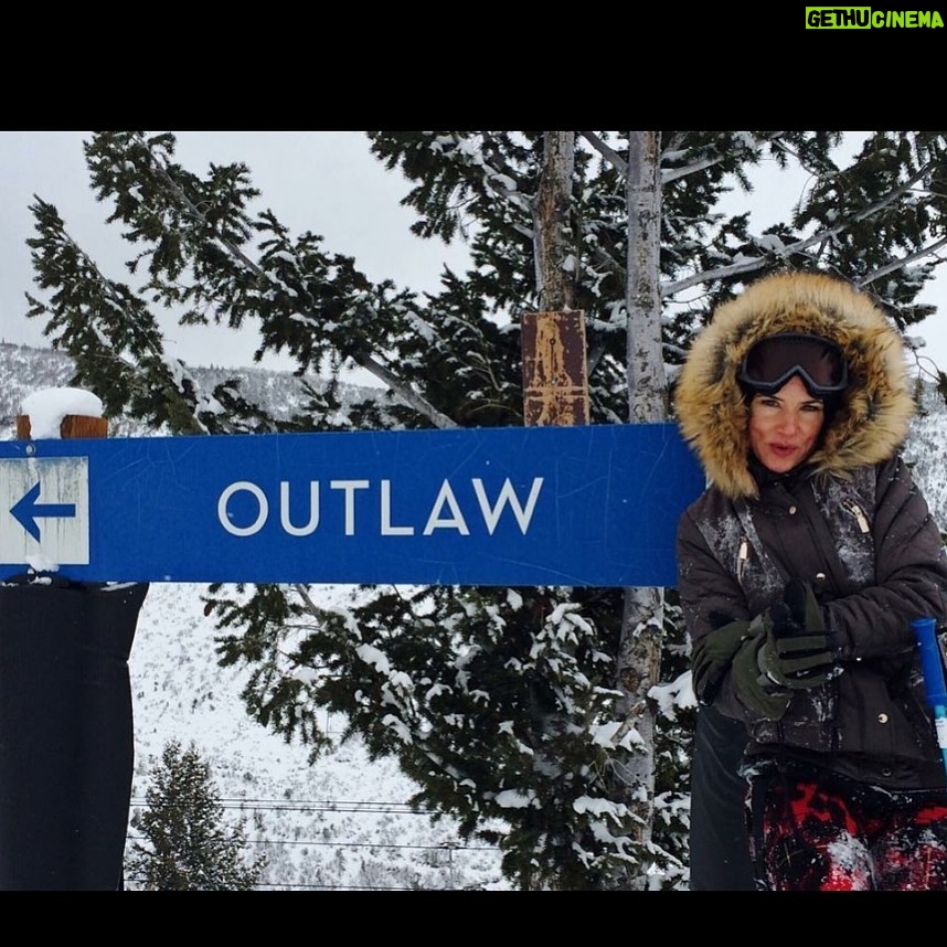Juliette Lewis Instagram - Will I ski again that is the question! with a torn meniscus- & beat up knees in general? You got to right? Thoughts?