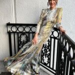 Juliette Lewis Instagram - Well back to work! Thats a wrap on #Yellowjackets @yellowjackets kick off week. 🤯 And thank you @oliviertheyskens for making the perfect dress for me; high glam, a little disco & totally laid-back! 🫠🙌ultimate dream- no after parties for me-had to catch a flight right back to finish shooting the film I’m in the middle of!! #TheThicket #yellowjackets OUT NOW! 🐝🐝🐝🐝 Stylin @daniandemmastyle Mu @madeupbysu Hair @paulnortonhair Boots: @Schutz Jewels: @Kallatijewelry