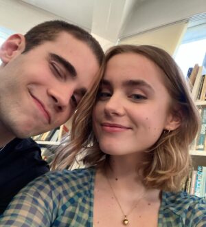 Julio Peña Instagram - A veces hay que renunciar a entender las cosas y simplemente vivirlas… 
*Bruja y Dios griego hablando con Yoshi por la ouija* ✨
Hasta siempre❤️‍🔥 
@atdmvnetflix @netflixes
