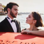 Julio Peña Instagram - Un año más he tenido el placer de poder asistir al festival de cine de Venecia, y un año más vuelvo a casa cargado de recuerdos increíbles y ganas de seguir formando parte de esta profesión que tanto me llena. Gracias @armanibeauty por hacerlo posible y confiar en mí ❤️‍🔥#venezia80 #armanibeauty También gracias a mis compis por el corazón y el buen rollo❤️‍🔥✨ y a todo el equipo que hace que esto sea posible:) @jesus_pyn @andresgarlujan @armanibeauty @trianamanagement Y gracias Clarita, por ser como eres, me encanta caminar juntos de la mano❤️‍🔥y por hacer que siempre huela bien, por supuesto #armanicode ✨