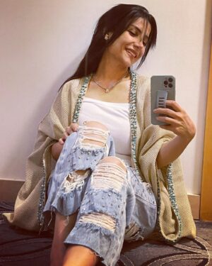 Jumana Karim Instagram - وكسبنا عمر جديد
ويوم جديد
ونجاح جديد

كسبنا ناس ومواقف وخبره ودروس جديده

الحمد لله يارب على كل نعمك وعطاياك 
الشكر لرب العالمين 🎂🕯✌🏻
