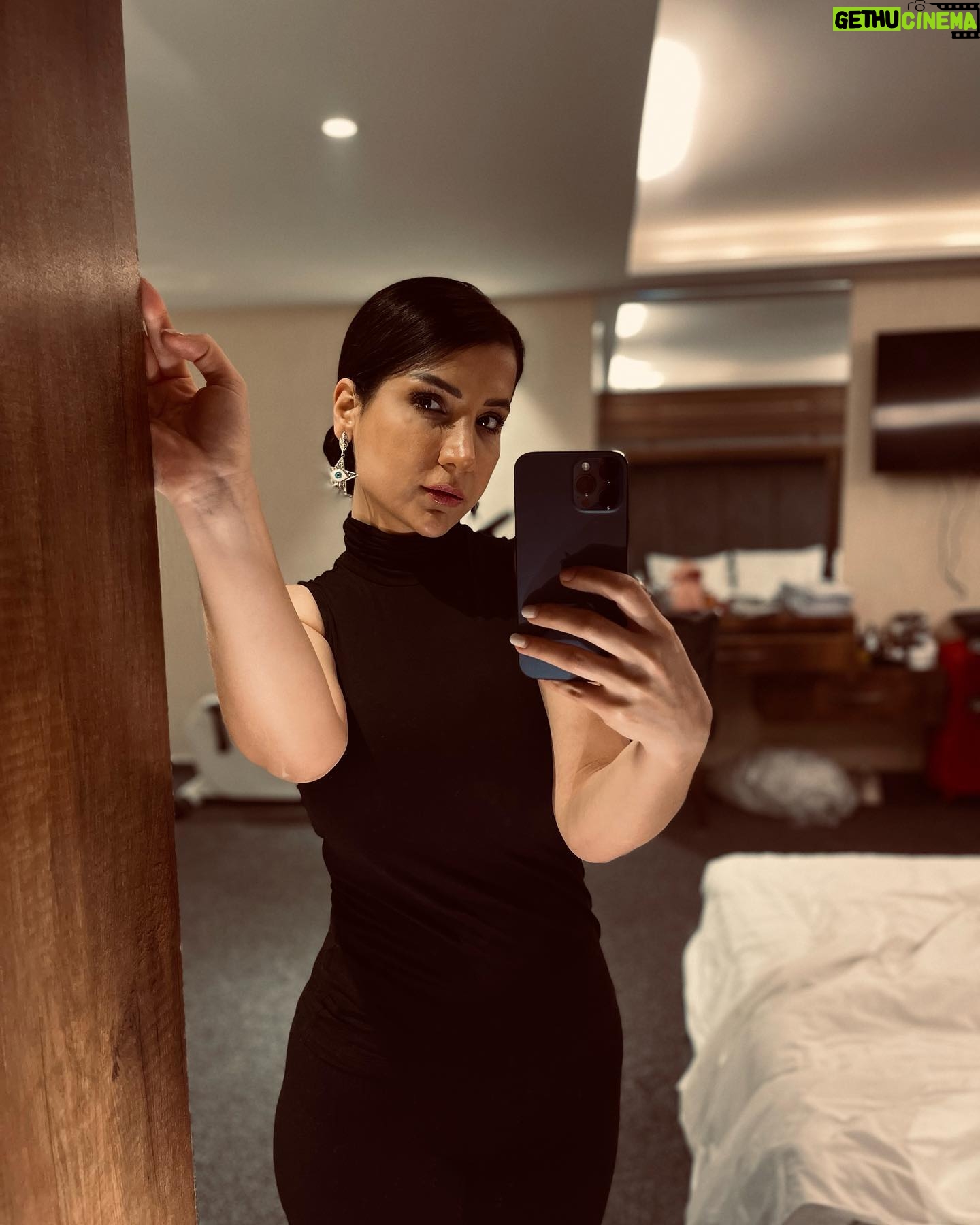 Jumana Karim Instagram - ماريد اكتب شي لان ماريد اكذب🤍😊 كونوا بخير