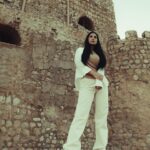 Jumana Karim Instagram - 🤍🤍🤍 تدرون المن اشتاق؟؟؟؟ لافلام كارتون الطفوله ساندي بيل سالي كعبول بسيط وسريعه مازنجر سندريلا وهيج نكعد كلنا بالفتره الصباحية الجمعه لو العصر نكعد نباوع وناكل خبز لوكعك وجاي الللللللللللله انتو لشنو مشتاقين؟؟