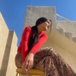 Jumana Karim Instagram - من قلب الطبيعه❤️🤍كل يوم اتغده عالسطح عالشمس احلى مكان للغده لمه حلوه وشمس وكعده عالكاع بعدكم تسووها لو راحت ويه ايام زمان؟