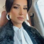 Jumana Karim Instagram - ترى كلش صباح الخير ☀️ 🤎🤍🤎 صحيت الصبح واني دااشعر بكميه كبيره من السعاده والتفاؤل والجمال شلونه صباحكم؟ هذا الجمال كان برعايه @carosami الراقيه @hanoodi.makeup المبدع @meenarosee الانيقه