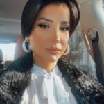 Jumana Karim Instagram - ترى كلش صباح الخير ☀️ 🤎🤍🤎 صحيت الصبح واني دااشعر بكميه كبيره من السعاده والتفاؤل والجمال شلونه صباحكم؟ هذا الجمال كان برعايه @carosami الراقيه @hanoodi.makeup المبدع @meenarosee الانيقه