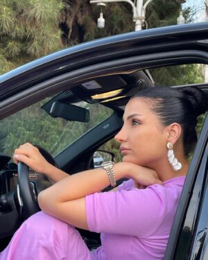 Jumana Karim Instagram - شو صايره يجذبني اللون الوردي من فتره تجي عيني ع كلشي وردي وداشتري كلشي وردي عندكم تفسير للحاله لو صدفه ؟ 💓🤍#جمانه_كريم